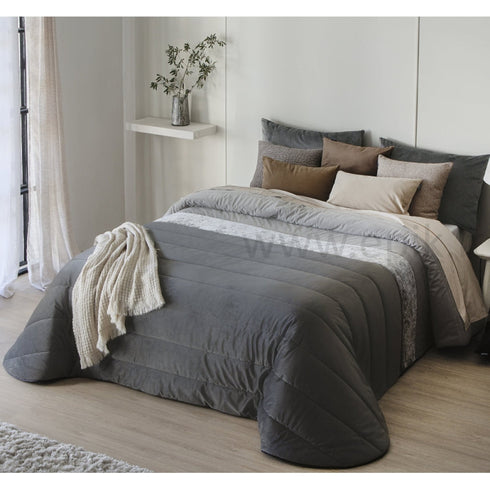 Lovatiesė "Arlet Grey" su 2 dekoratyvinių pagalvėlių užvalkalais, pilkos spalvos